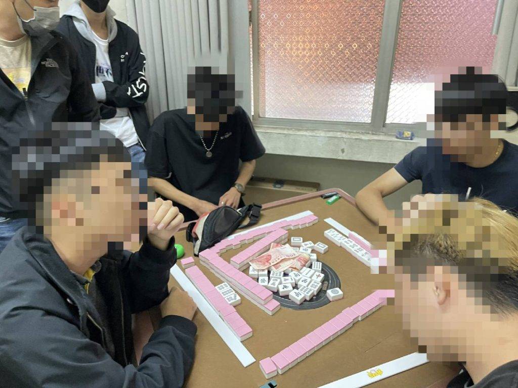 PLAY948-娃娃機店掩護麻將賭場 逮21人