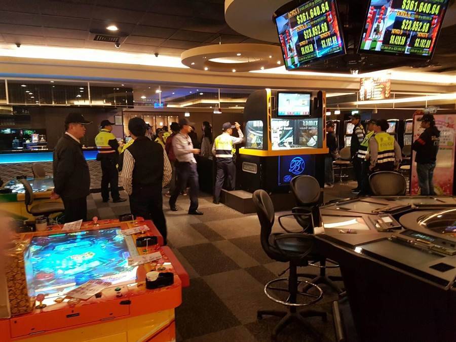 PLAY948-包庇賭博電玩涉通風報信　北市2警員收賄準備進苦牢