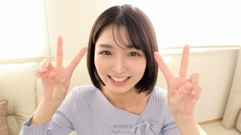 [ 中文字幕 ] 【第一次拍攝】【透明感出眾】【美麗的少女】清秀感溢出的外表和耀眼的笑容的美人JD。在男演員激烈的舉手投足中經歷了人生第一次的大量潮吹，漸漸地暴露