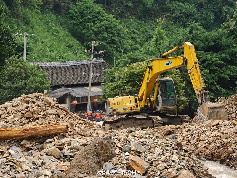 PLAY948 境外新聞 華南連日豪雨,貴州廣西三地山崩造成8死19失蹤