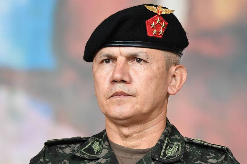 PLAY948-熱門新聞-軍方介入！宏都拉斯將啟動「特別驗票」！參謀總長強硬表態：將以「軍事力量」確保權力交接！