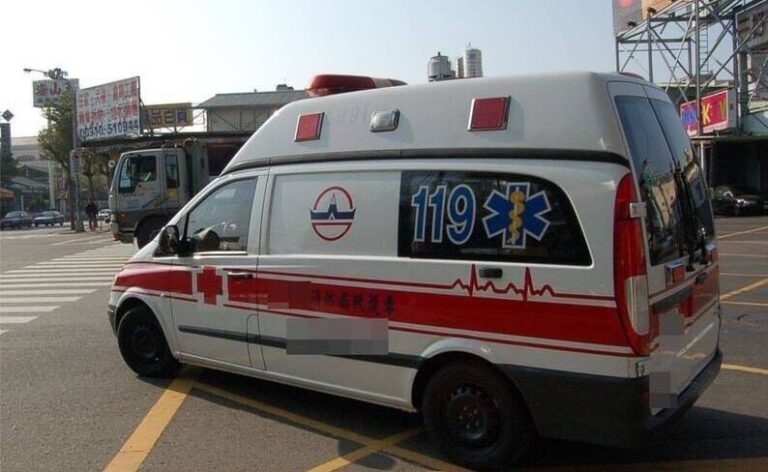 PLAY948-熱門新聞-死亡詛咒！台中北屯女駕駛「疑似闖紅燈」瞬間猛撞2機車！騎士1死1傷！現場慘狀如煉獄！