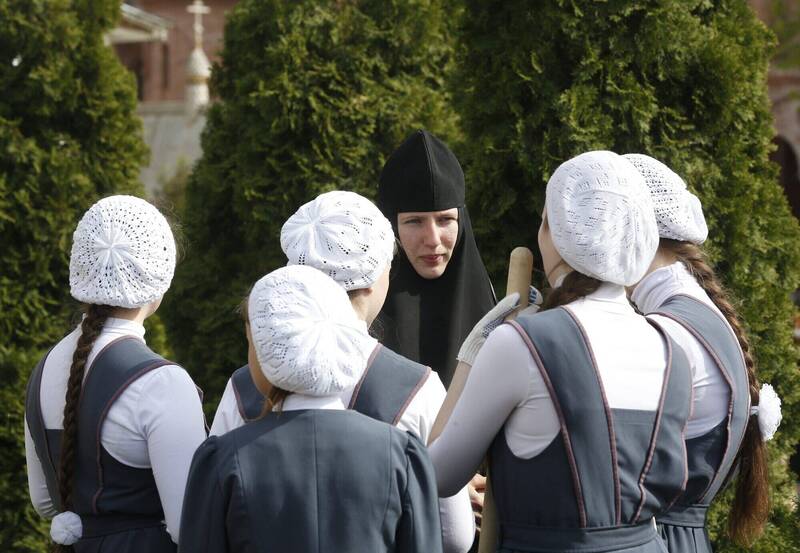 PLAY948-熱門新聞-【恐怖滲透】 修女袍下的竊聽器！俄羅斯「間諜修女」深潛瑞典，十字架竟是戰鬥單位？