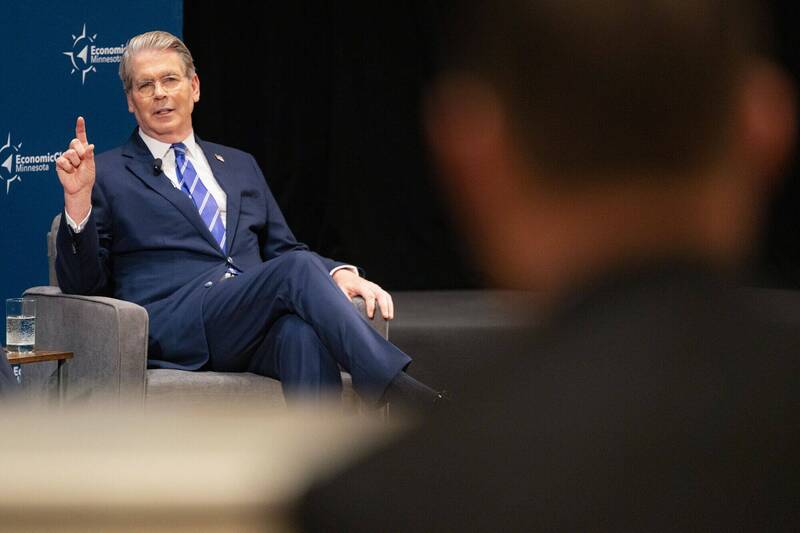 PLAY948-熱門新聞-【格陵蘭爭霸戰】 為何川普不惜與全歐洲開戰也要買下格陵蘭？美財長驚爆：背後藏著這樁「萬億生意」！