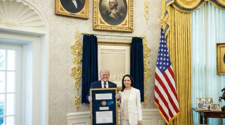 PLAY948-熱門新聞-【川普鬧劇】 拿不到諾貝爾獎就買二手的？川普收購「二手獎牌」遭拒，竟厚臉皮逼官方認證！