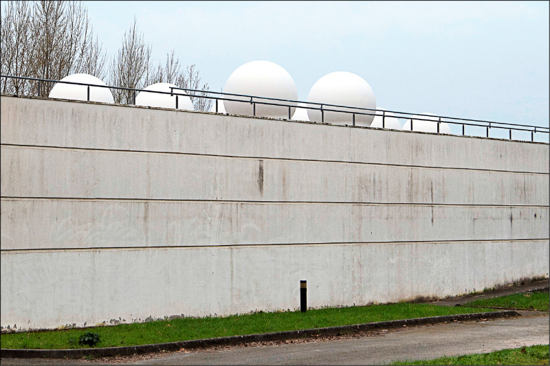 PLAY948-熱門新聞-獵殺星鏈數據！法國情報局重拳出擊，4名中國間諜竊密當場被逮！