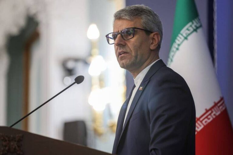 PLAY948-熱門新聞-「職業騙子」川普！ 伊朗外交部怒撕美國面具，痛批其撒下撼動全球的彌天大謊。