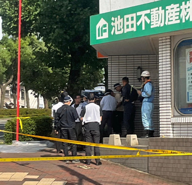 PLAY948-熱門新聞-黑幫幫派吐火舌？日本神戶深夜驚爆槍擊案，2男腹部中彈爆血送醫、老翁遭當場逮捕